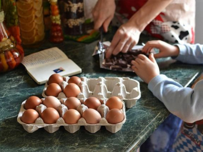 Cuisiner avec les enfants : 5 astuces essentielles