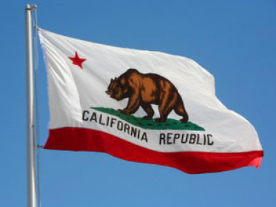 Californie : Interdiction de toucher les aliments prêts à la consommation avec les mains !