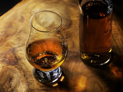 Comment un bon verre à whisky peut améliorer votre expérience de dégustation ?